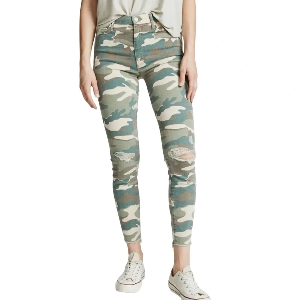 MOTHER High Waisted Looker Ankle Fray See Me Camo Distressed Denim Jean Size 29